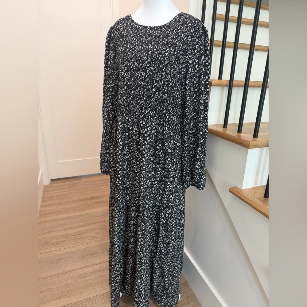 Fashion -Black and White Floral Dress